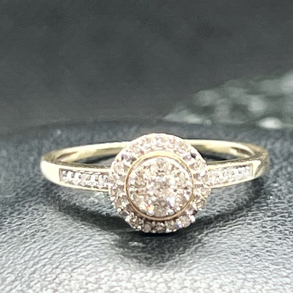 EUC 💎 FLOWER CLUSTER RING - Picture 5 of 12
